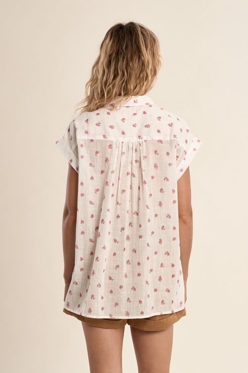Camisa de mujer de manga corta, estampado flores.