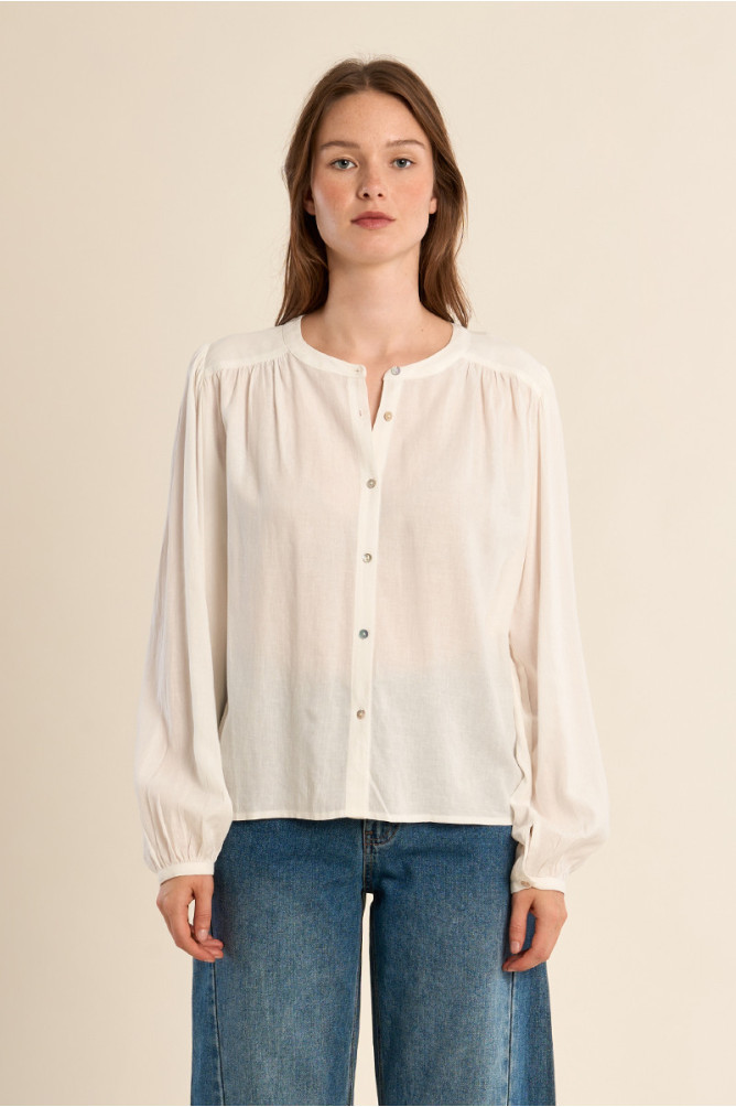 Long-sleeved blouse