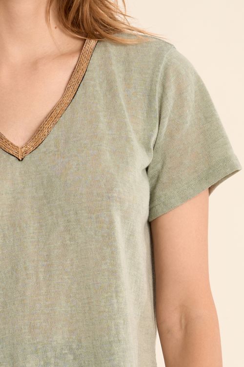 V-neck T-shirt, gold