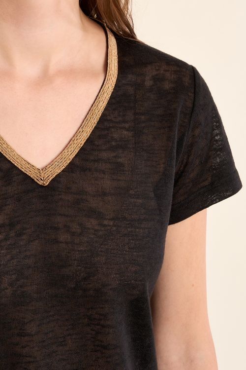 V-neck T-shirt, gold