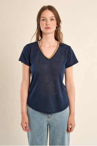 Camiseta de mujer de manga corta, con detalle en el escote.