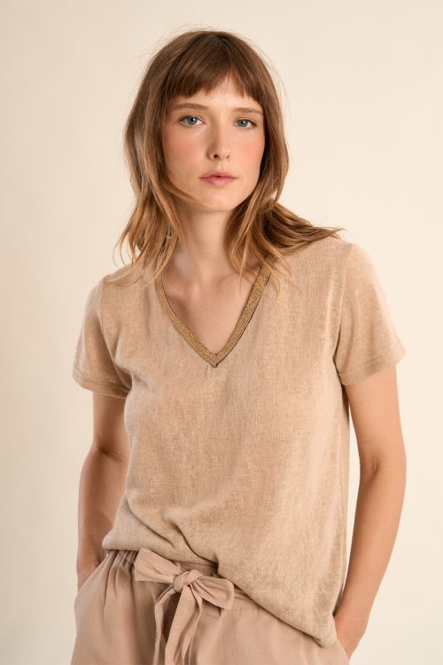 V-neck T-shirt, gold