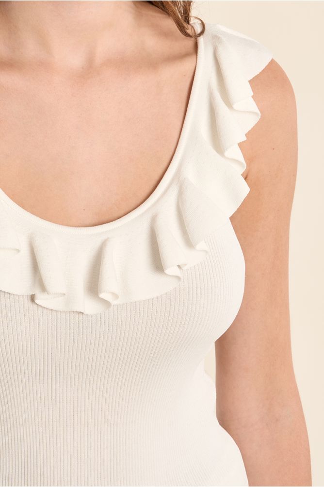 Top de mujer de tirantes, detalle volante.