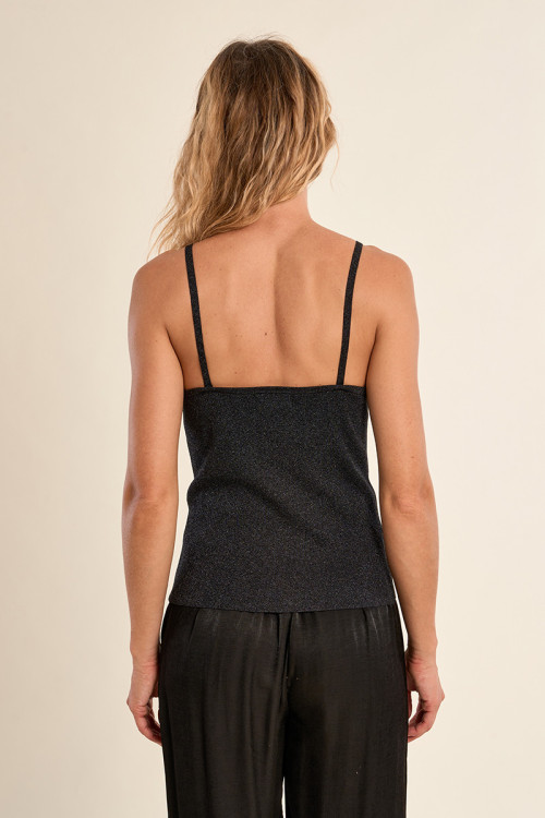 Top de mujer de tirantes, con detalles.