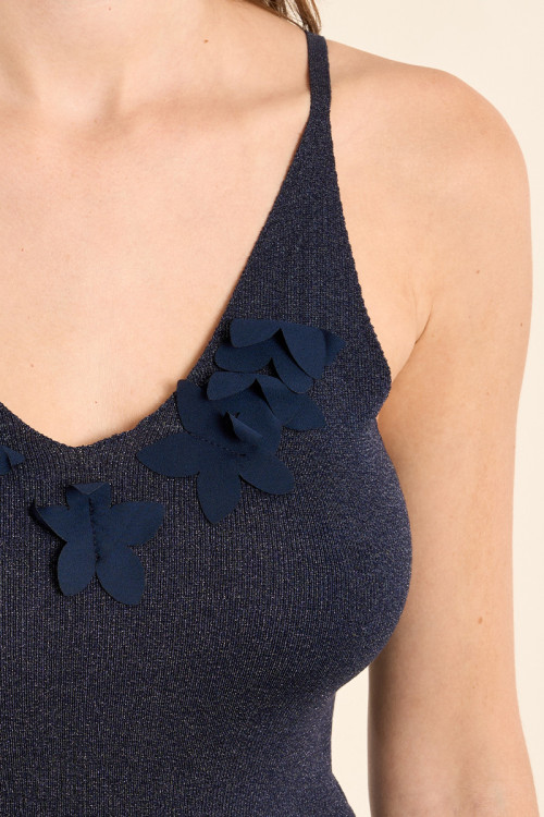Top de mujer de tirantes, con detalles.