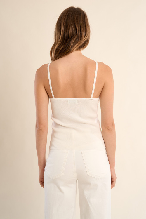 Top de mujer de tirantes, con detalles.