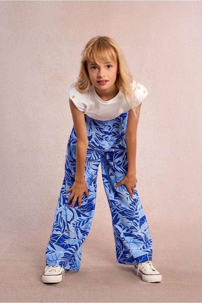 Camiseta de niña de manga corta, detalle botones.