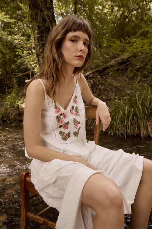 Robe longue en coton, brodée