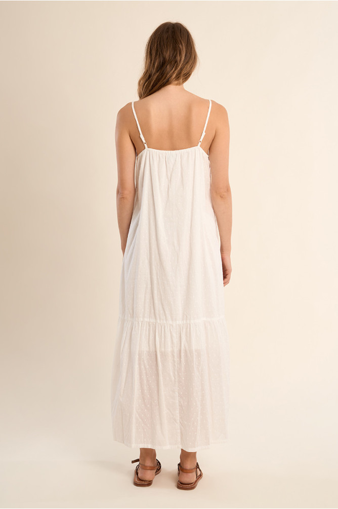 Vestido largo, de tirantes, con detalles bordados.