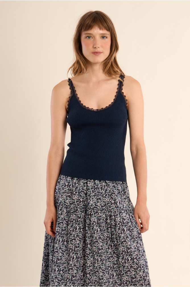 Knitted tank top, lace straps
