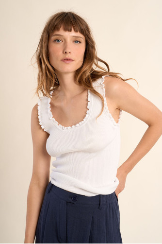 Top de mujer sin manga, con volantes.