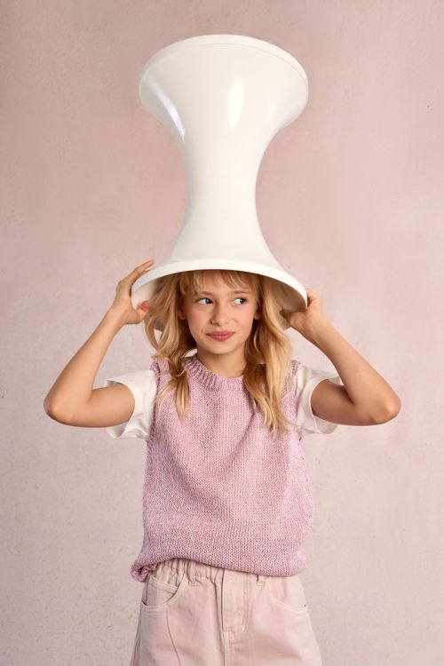 Knitted sweater, sleeveless