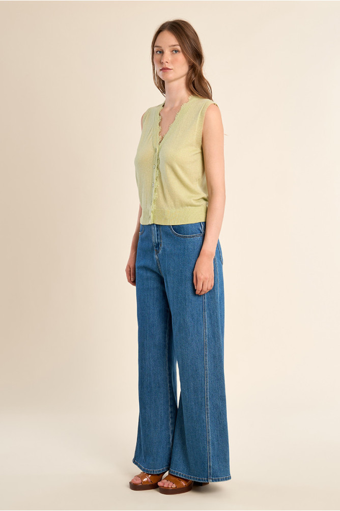 Vest without sleeves, V-neck