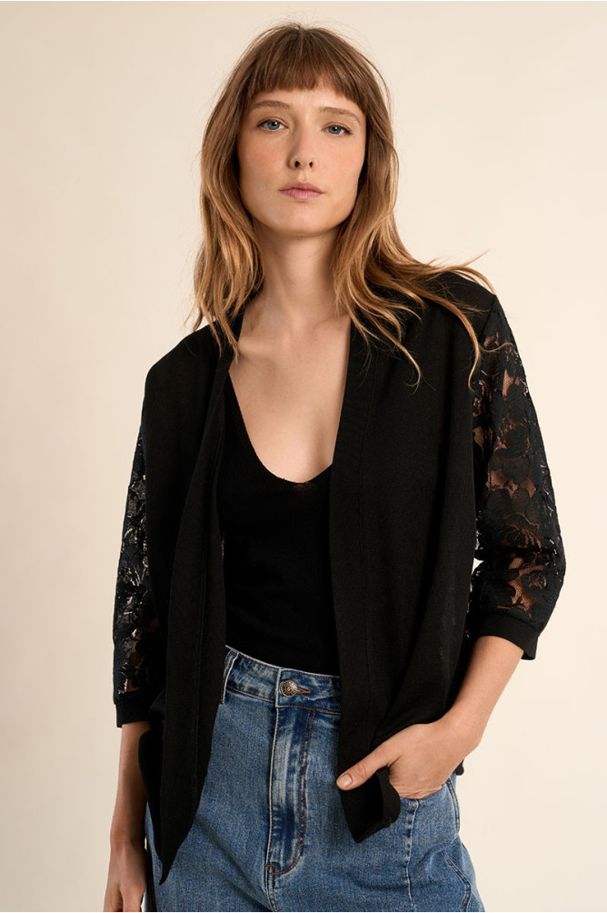 Vest with lace sleeves