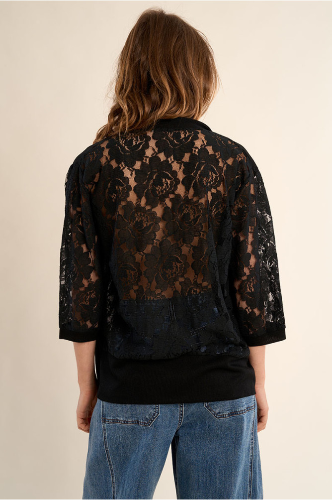 Vest with lace sleeves
