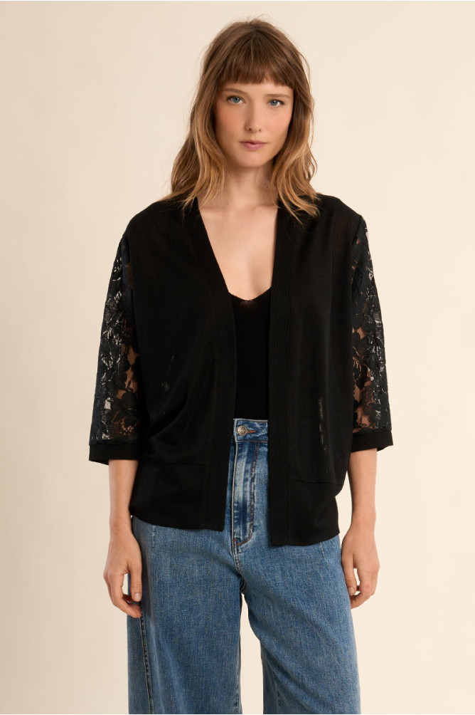 Vest with lace sleeves