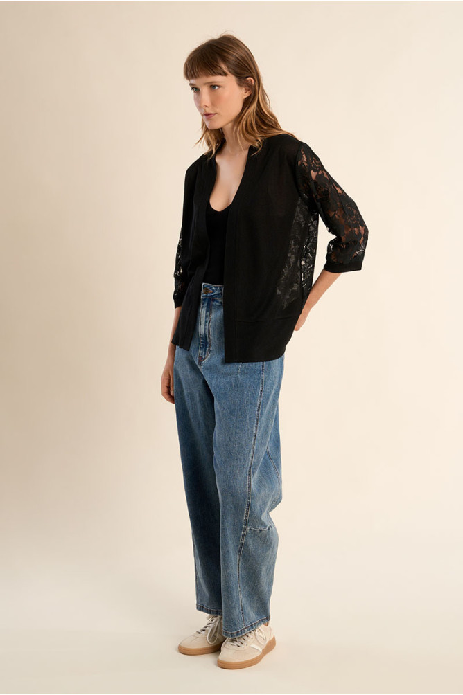 Vest with lace sleeves