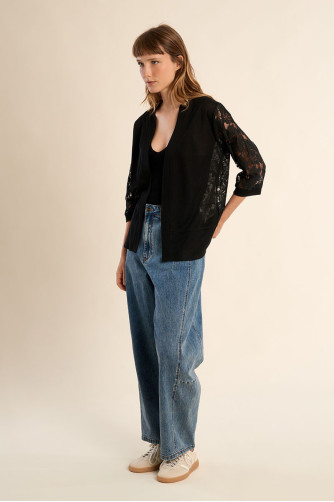 Vest with lace sleeves