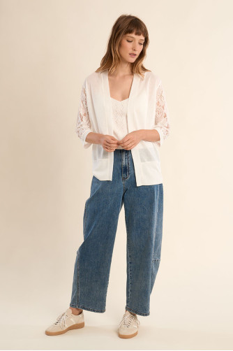 Vest with lace sleeves