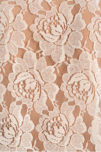 Gilet aux manches dentelles