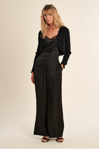 Bolero de mujer de manga larga, detalle volantes.