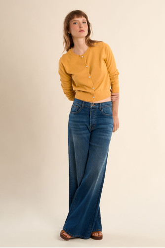 Gilet boutonné, détails cœurs