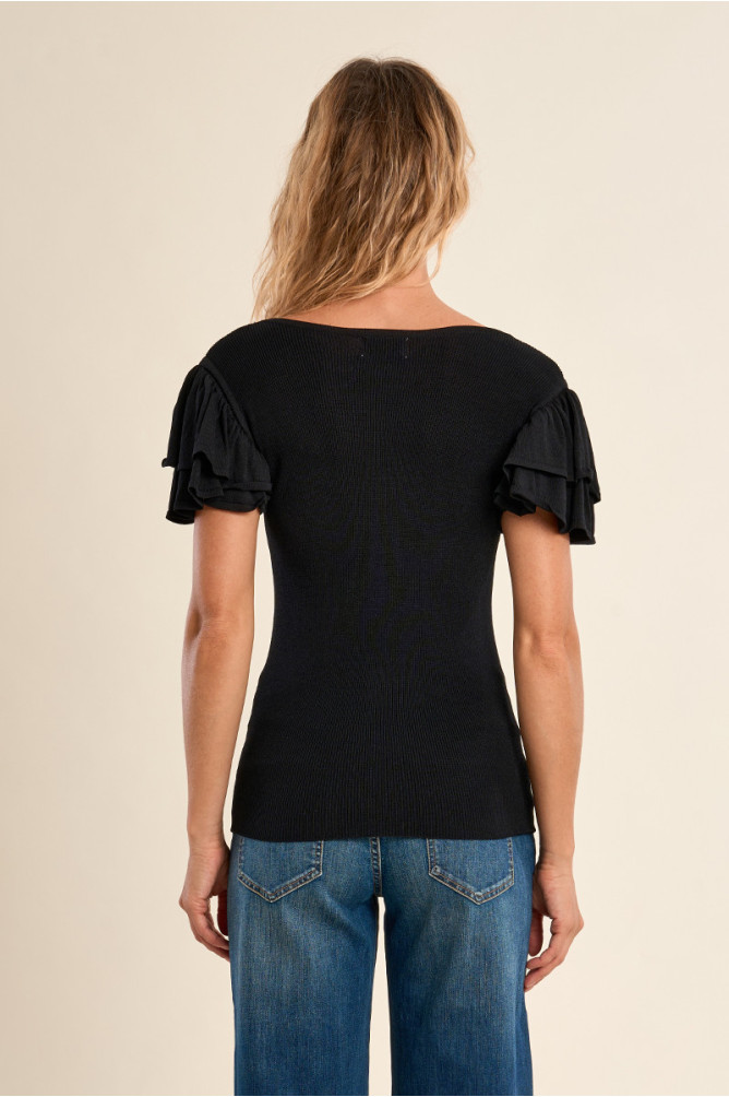 T-shirt with semi-transparent collar