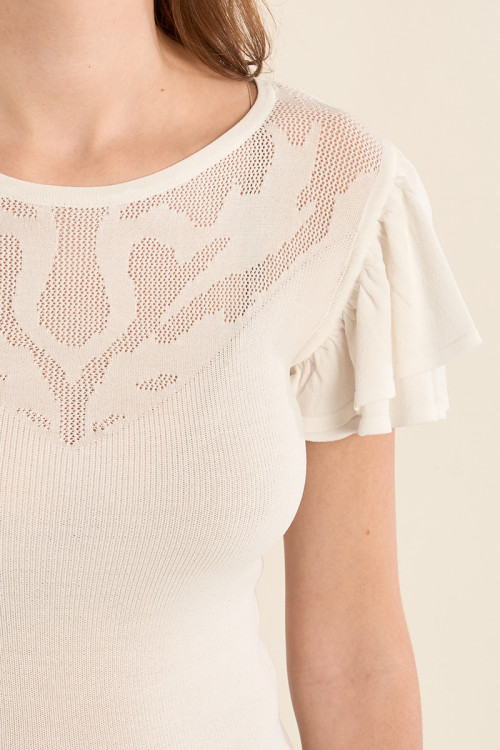 T-shirt with semi-transparent collar