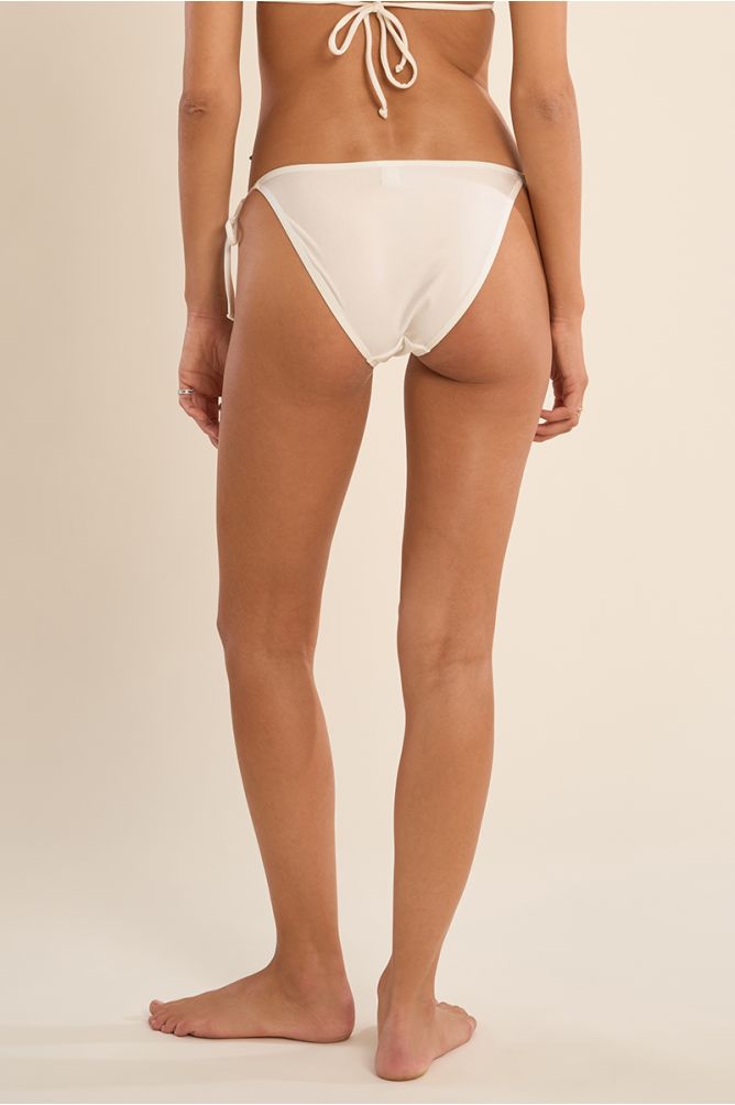 "

Bas de maillot de bain, détail fleur"