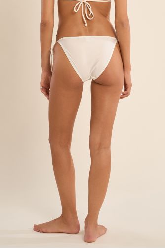 "

Bas de maillot de bain, détail fleur"