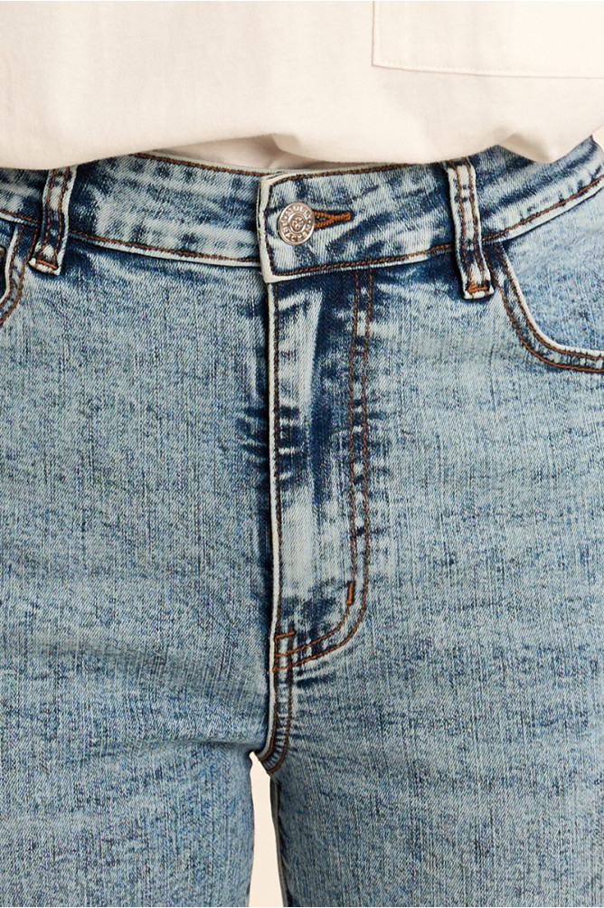 Pantalón de mujer vaquero, ¨Mom¨ fit.