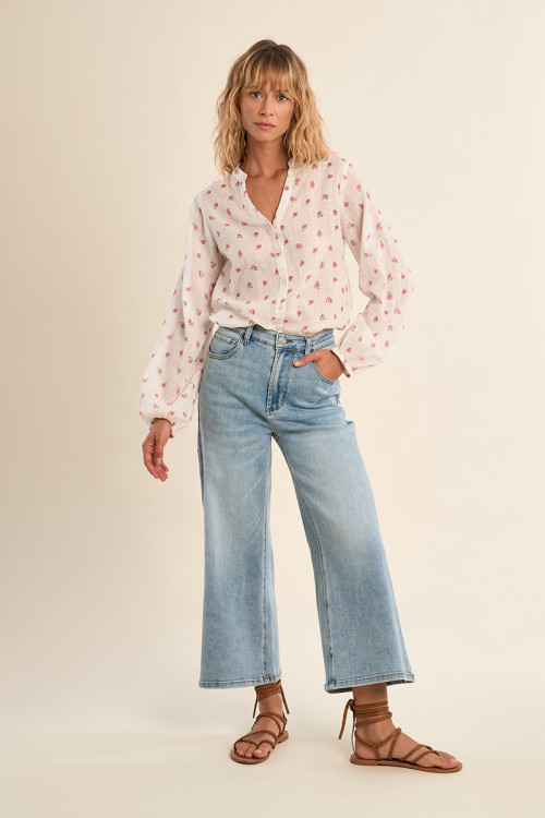 Pantalón de mujer vaquero, acampanado.