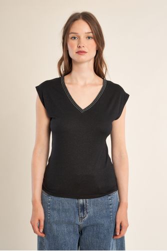 V-neck T-shirt, embellished with rhinestones