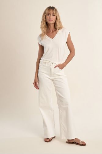 V-neck T-shirt, embellished with rhinestones