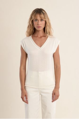 V-neck T-shirt, embellished with rhinestones