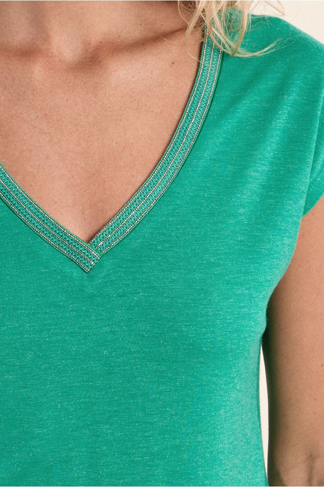 V-neck T-shirt, embellished with rhinestones