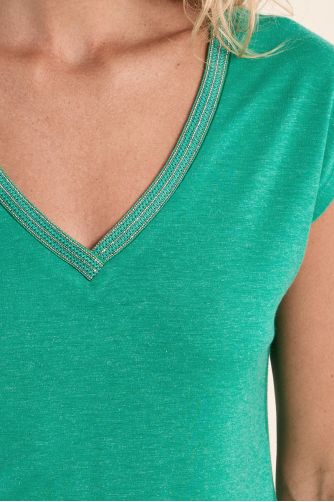 V-neck T-shirt, embellished with rhinestones