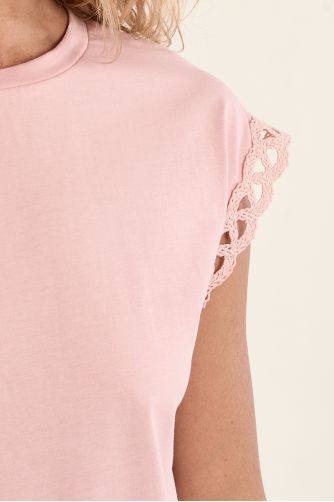 Openwork sleeve T-shirt