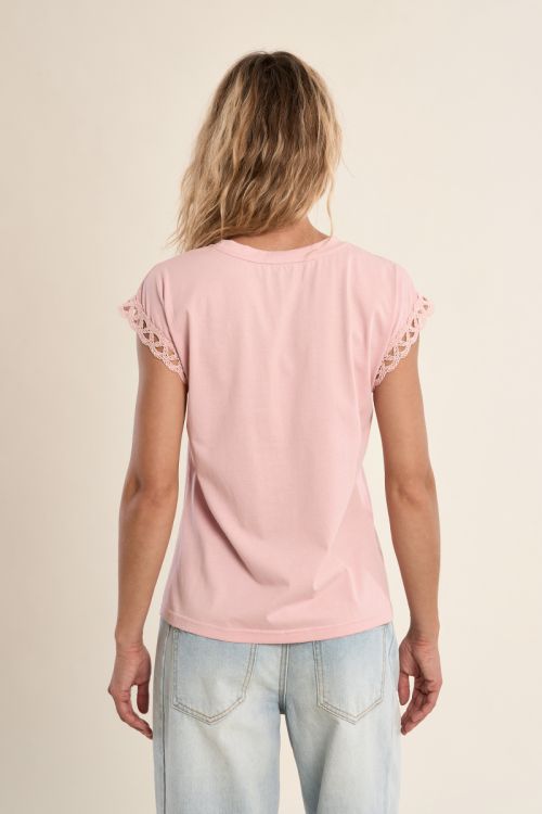 Openwork sleeve T-shirt