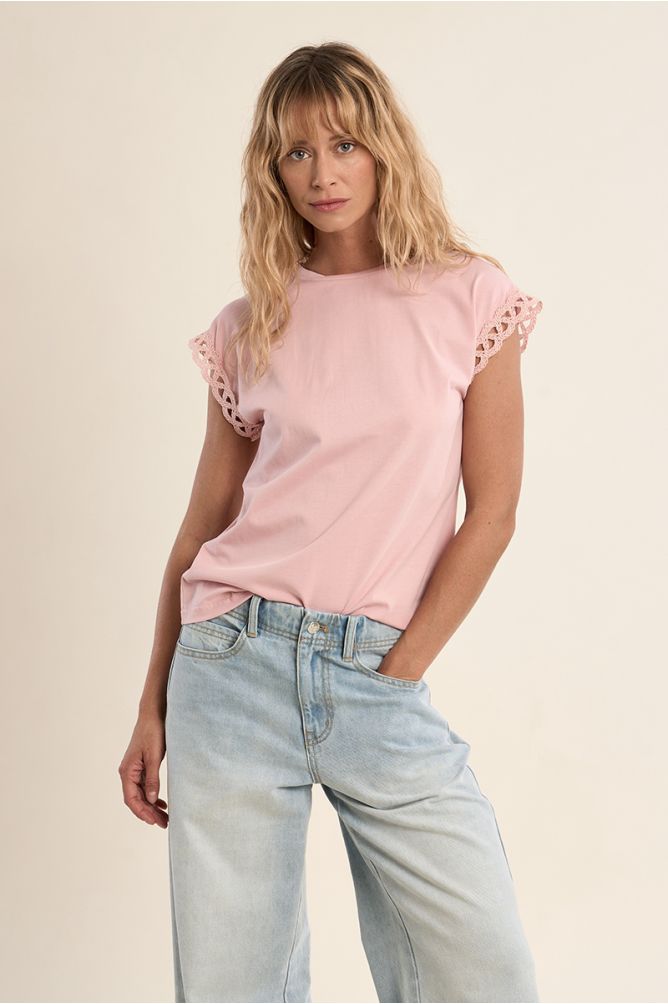 Openwork sleeve T-shirt