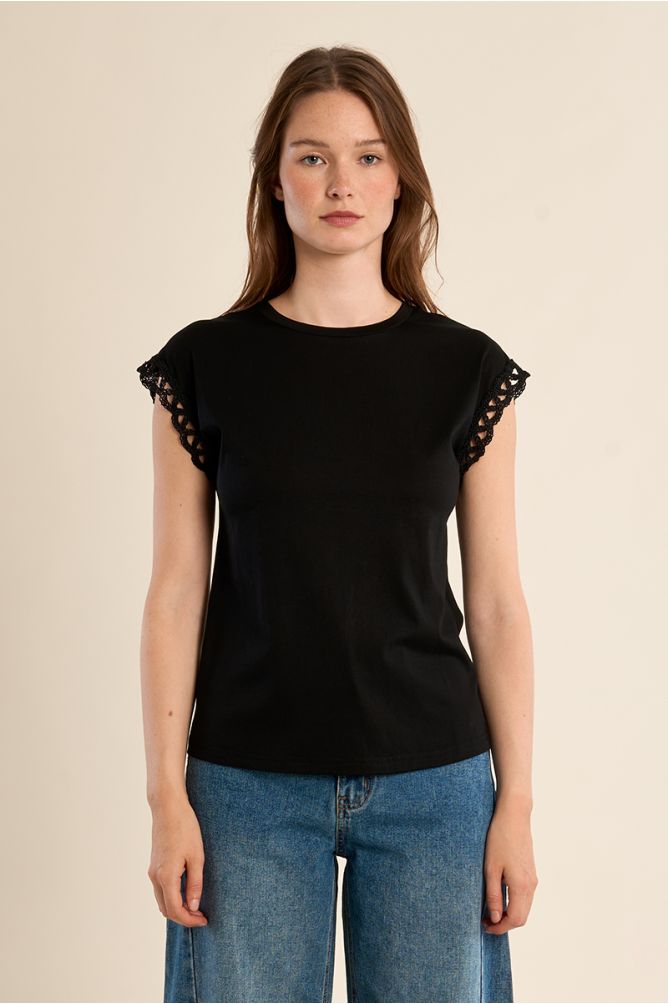 Openwork sleeve T-shirt