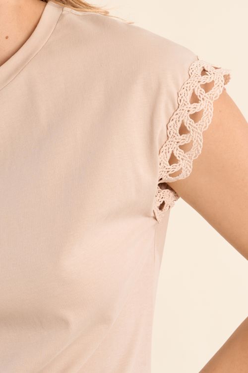 Openwork sleeve T-shirt