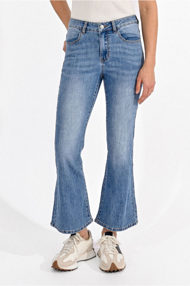 Pantalón vaquero acampanado