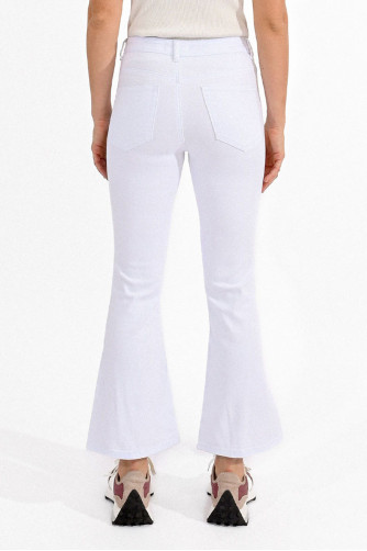 Pantalón vaquero acampanado