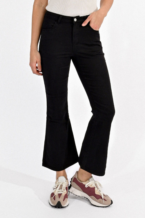 Pantalón vaquero acampanado
