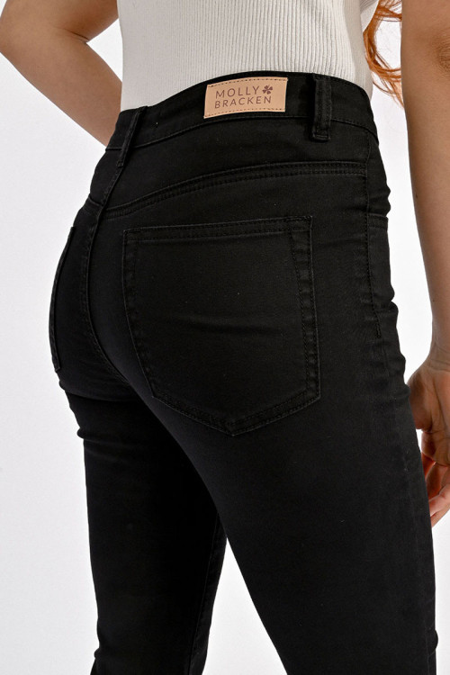 Pantalón vaquero acampanado