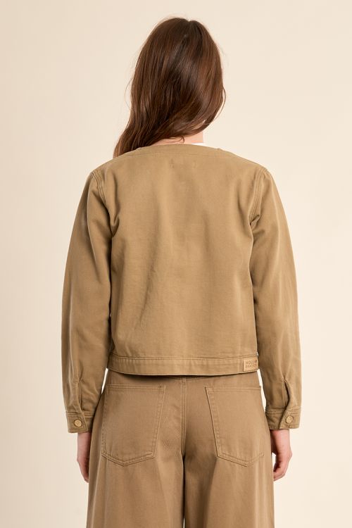 Chaqueta de mujer vaquera, de manga larga.