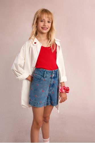 Short de niña vaquero, estampado corazones.