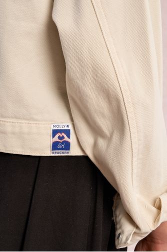 Chaqueta de niña vaquera, bolsillos frontales.