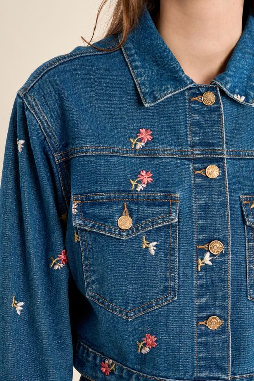 Veste courte en denim brodé